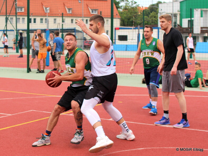 Elbląg, Turniej streetballa na Kalbarze