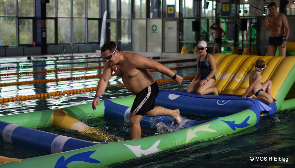 Elbląg, Pływacy pokonali tor przeszkód