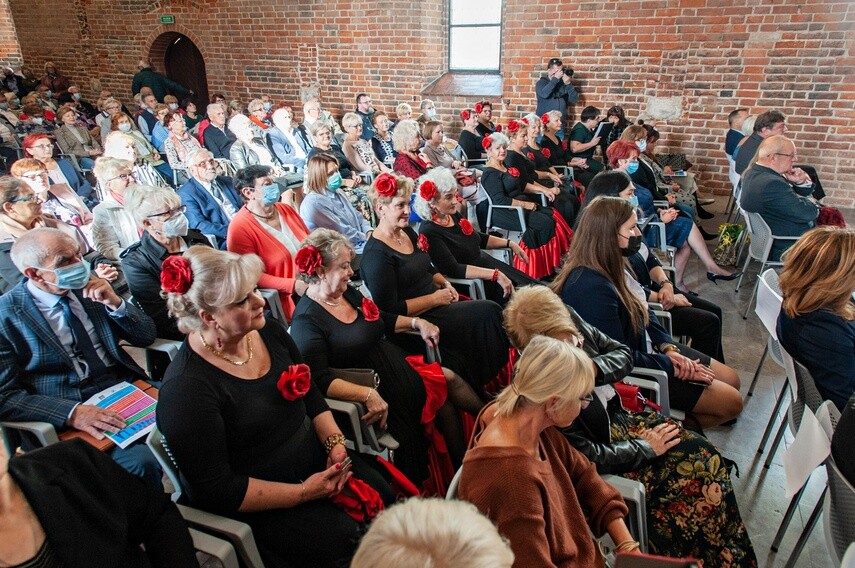 Elbląg, „Dobra wola, chęć działania i serce na dłoni”. Inauguracja w UTWiON