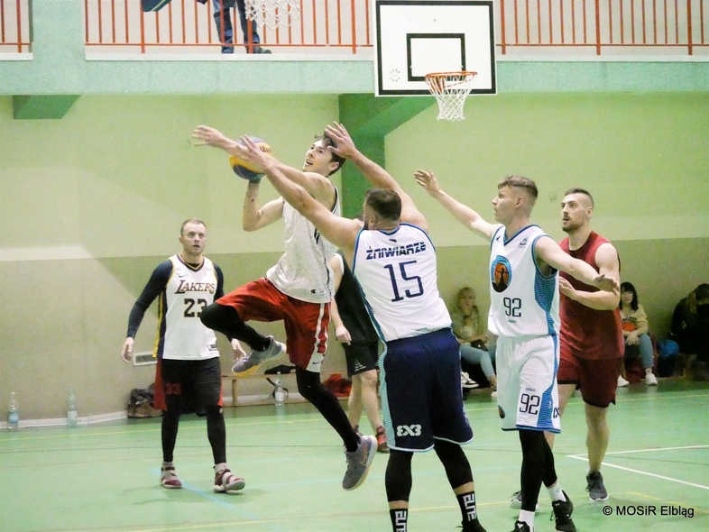 Elbląg, Żniwiarze gonią lidera w koszykówce 3x3