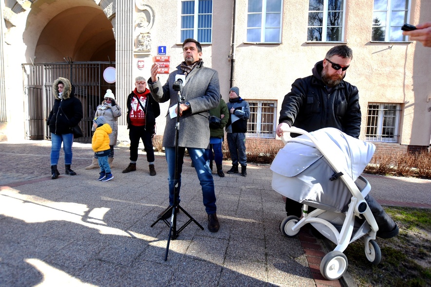 Elbląg, "Skandaliczny eksperyment pedagogiczny"