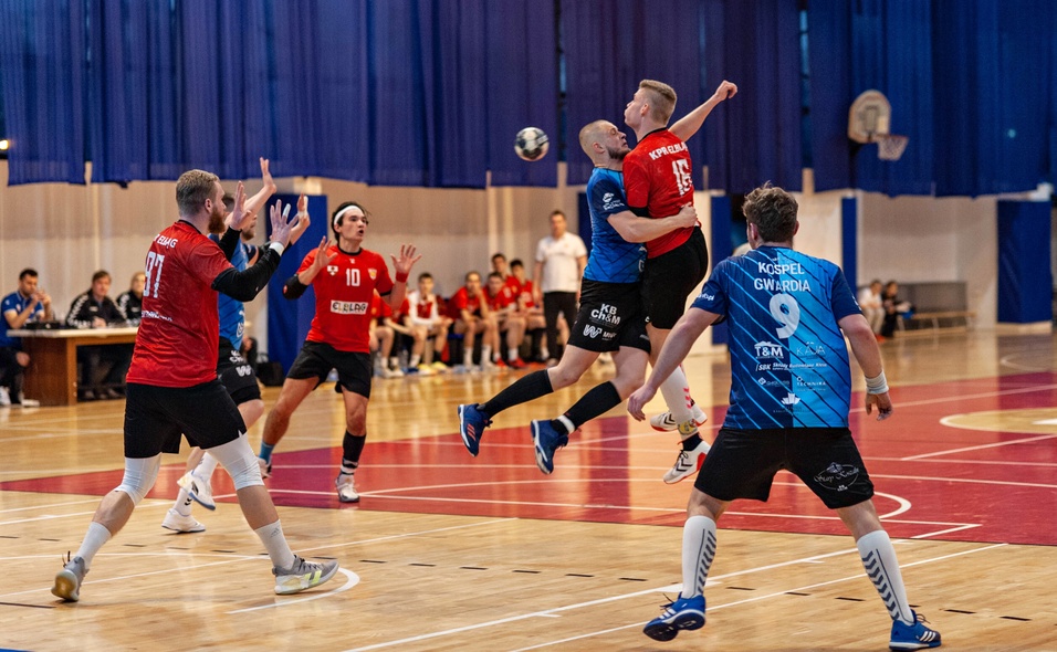 Elbląg, Przegrana KPR z koszalińskim faworytem