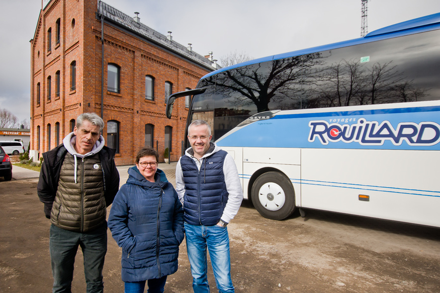 Elbląg, Kierowcy Horin Loic i Riou Ludovic oraz pani Małgorzata, tłumaczka, Elbląg, Kierowcy Horin Loic i Riou Ludovic oraz pani Małgorzata, tłumaczka,