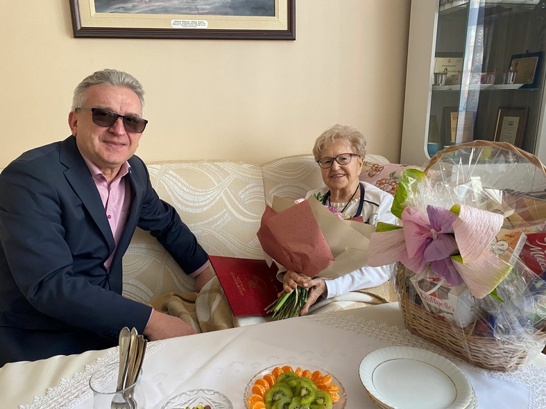 Elbląg, Wiceprezydent Janusz Nowak podczas wizyty u Pani Heleny Pilejczyk,