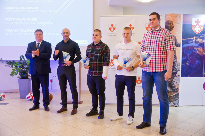 Elbląg, Elbląscy sportowcy odbierali nagrody od prezydenta Elbląg, Elbląscy sportowcy odbierali nagrody od prezydenta