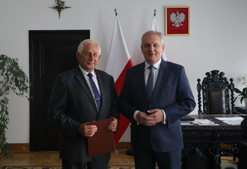 Elbląg, Kazimierz Kulecki (z lewej) i wojewoda pomorski Dariusz Drelich