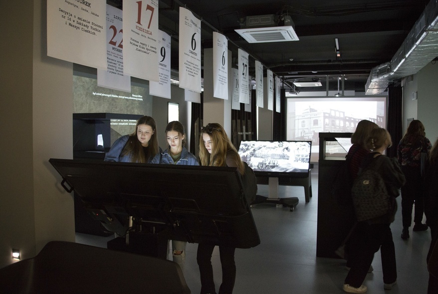 Elbląg, Oswoić miasto. Życie codzienne elblążan w latach 1945-1949