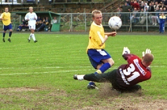 Elbląg, Polonia - Olimpia (żółte koszulki) vs Stomil w 1/16 Pucharu Polski