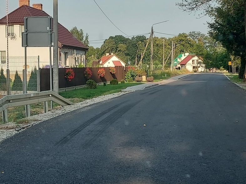 Elbląg, „Kierowca dachował, rowerzystka spadła z roweru, a ja omal nie wpadłem do rowu”