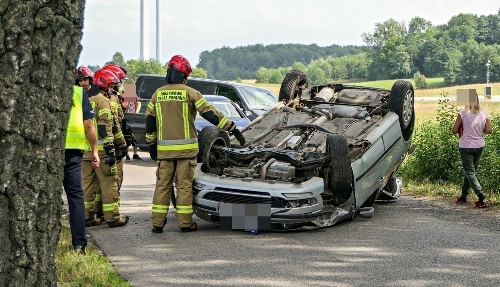 Elbląg, Wystraszył się ciężarówki i dachował