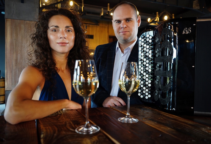 Elbląg, Piosenka francuska dobra na wszystko Elbląg, Piosenka francuska dobra na wszystko