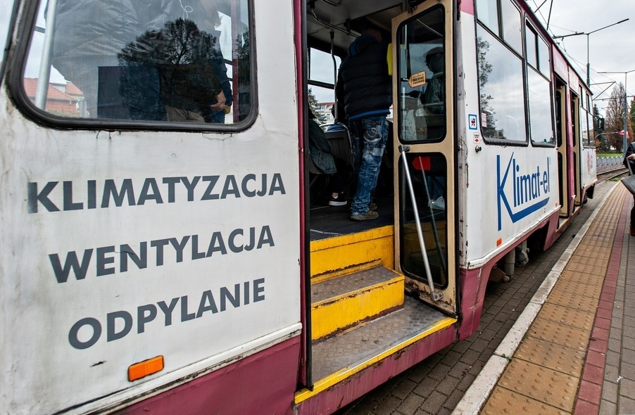 Elbląg, Zamiast niskopodłogowego przyjechał tramwaj z wysoką podłogą. Dlaczego?