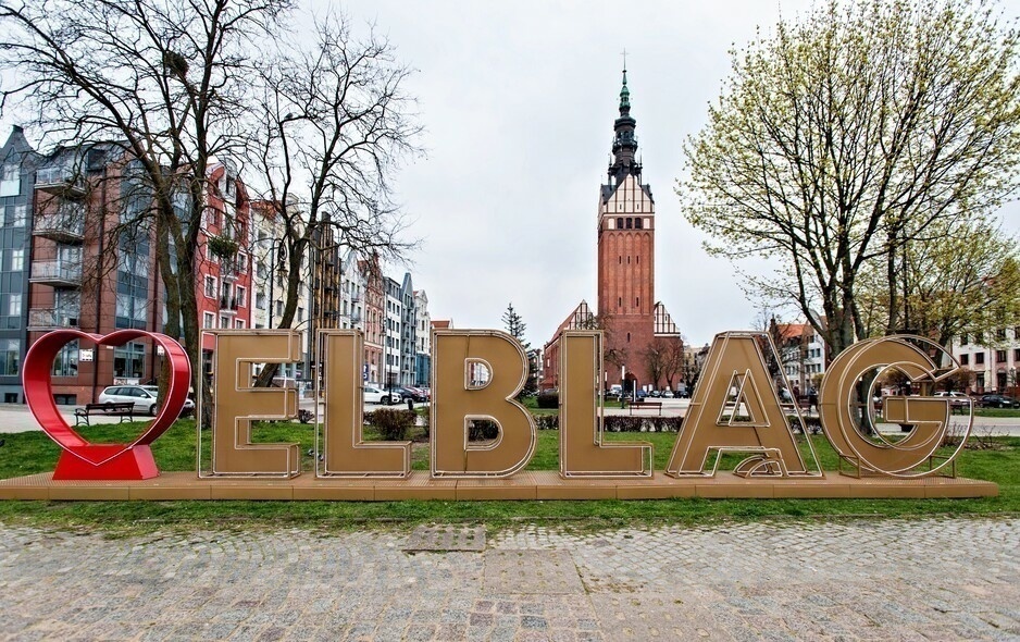 Elbląg, Od uchodźców do referendum  (2022 rok w lokalnej polityce okiem naczelnego)