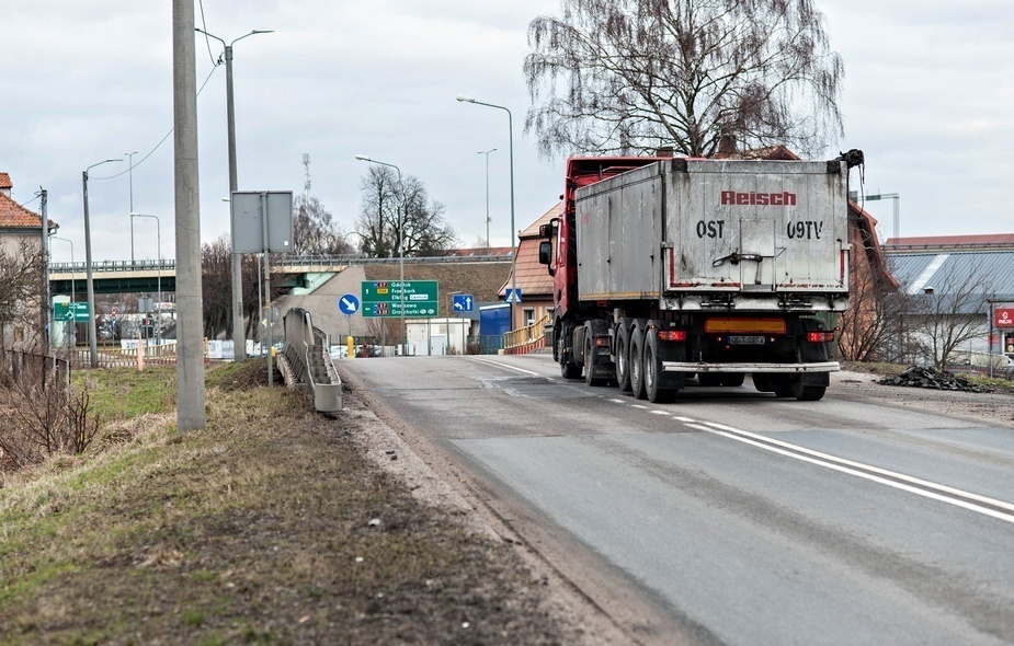 Elbląg, Most nad Fiszewką jest częścią ul. Warszawskiej