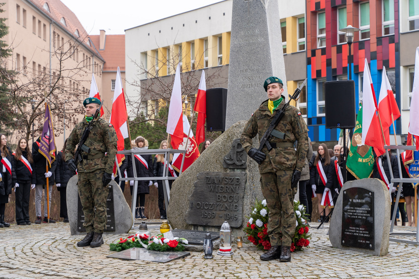 Elbląg, Patriotyczny obowiązek spełniony. Uroczystości pod pomnikiem