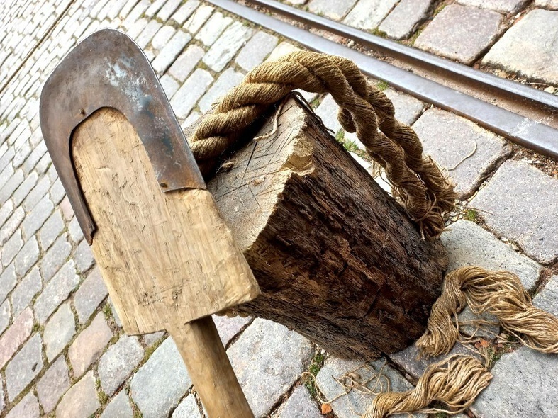 Elbląg, Nowa łopata Piekarczyka