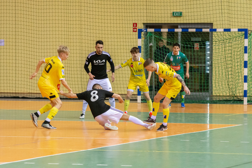 Elbląg, Bolesna lekcja futsalu