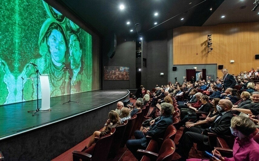 Elbląg, Duża scena elbląskiego teatru,