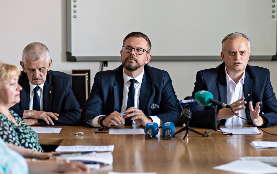 Elbląg, Radni PiS przeciw absolutorium i wotum zaufania dla prezydenta