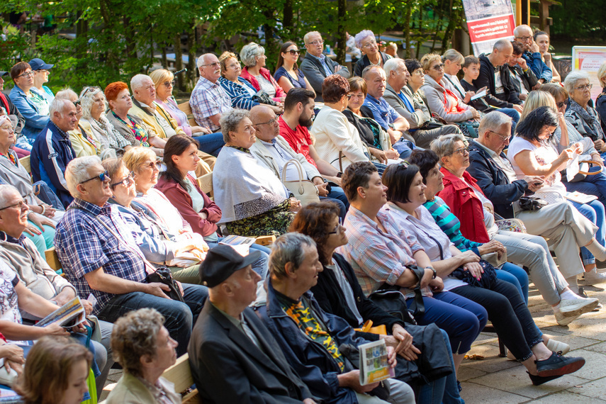 Elbląg, "Przeboje w plenerze". Drugie spotkanie Salonu Muzycznego