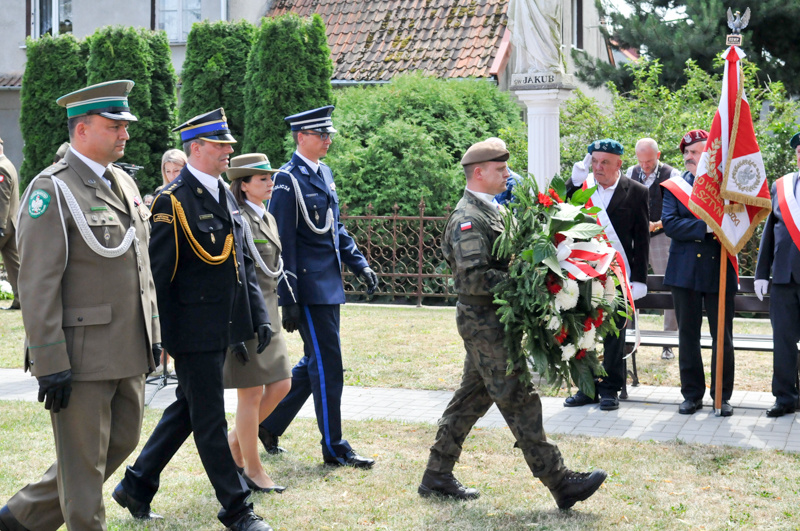 Elbląg, Pomagali żołnierzom i uchodźcom