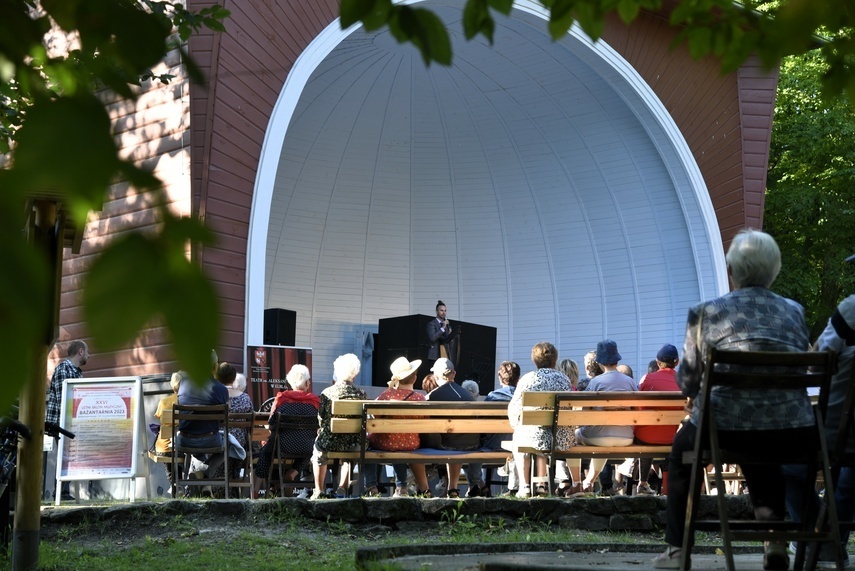 Elbląg, Dźwięki harfy rozbrzmiały w Bażantarni