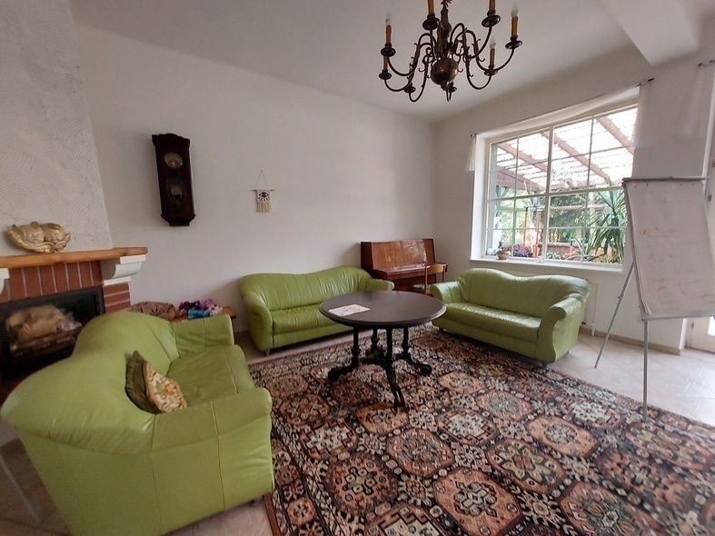 Elbląg, Jeden z salonów w posiadłości w Karczowiskach Górnych