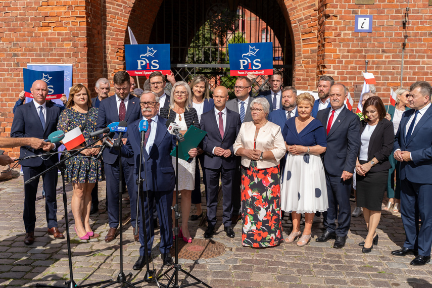 Elbląg, Leonard Krasulski zaprezentował listę PiS na spotkaniu pod Bramą Targową