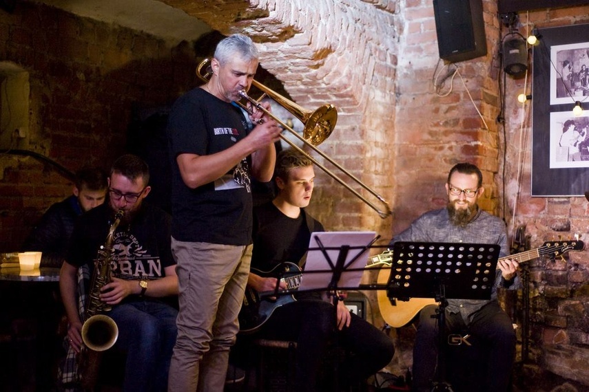 Elbląg, Na foto: jedna z sesji w klubie; na pierwszym planie Artur Olewniczak