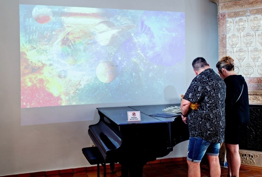 Elbląg, O obrotach sfer graficznych