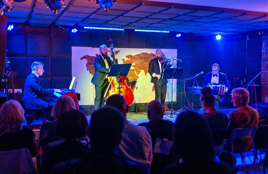 Elbląg, Dosłownie poszli w tango