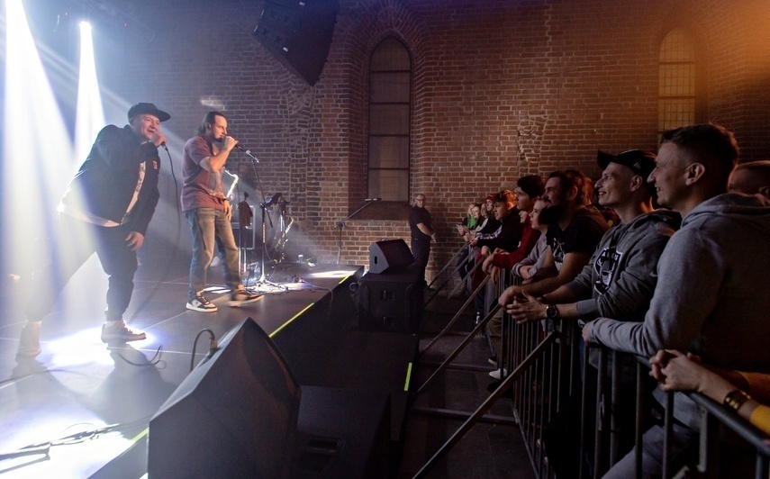 Elbląg, Kaliber 44. Strzał w dziesiątkę