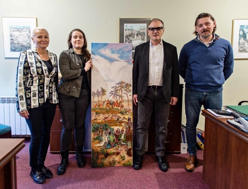 Elbląg, Od lewej: Edyta Lichacz (dyrektor MDK), Aleksandra Pietkun, Andrzej Sywula i Tomasz Chądzyński Elbląg, Od lewej: Edyta Lichacz (dyrektor MDK), Aleksandra Pietkun, Andrzej Sywula i Tomasz Chądzyński