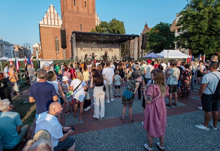 Elbląg, Elbląskie Święto Chleba 2022, plac katedralny. Elbląg, Elbląskie Święto Chleba 2022, plac katedralny.