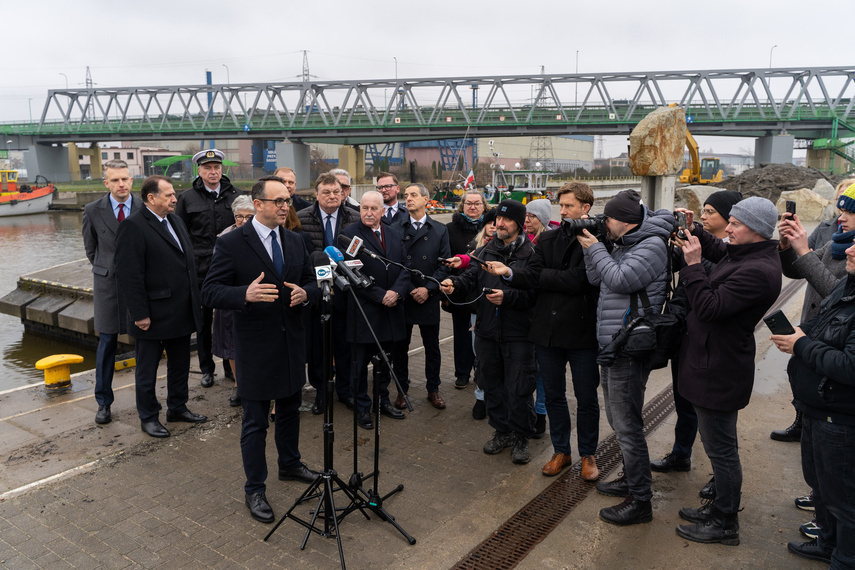 Elbląg, Przedstawiciele rządu i samorządu zwłolali w piątek konferencję prasową, by poinformować o podpisaniu porozumienia w sprawie portu