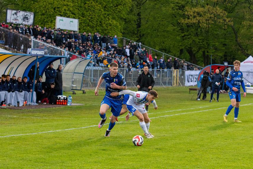 Elbląg, Derby województwa na remis