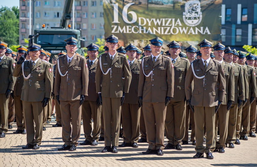 Elbląg, Jeszcze nie oficerowie, ale już nie szeregowi