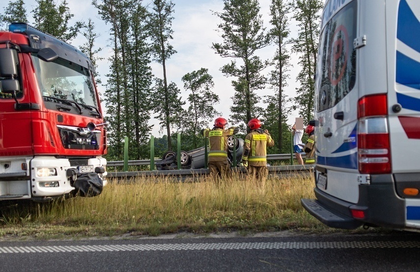 Elbląg, Dachowanie na S7. Dwie osoby poszkodowane