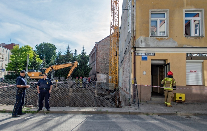 Elbląg, Lokatorzy ewakuowani, budowa wstrzymana