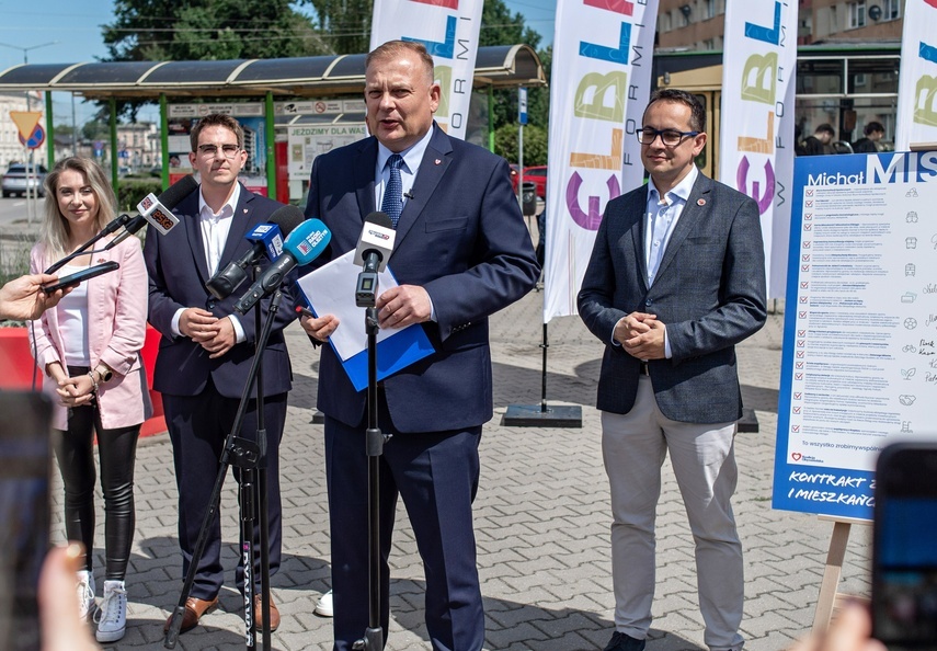 Elbląg, W konferencji prezydenta Michała Missana wzięli także udział m.in. członek zarządu województwa Robert Turlej oraz radni: Karol Bidziński i Marta Kubacka