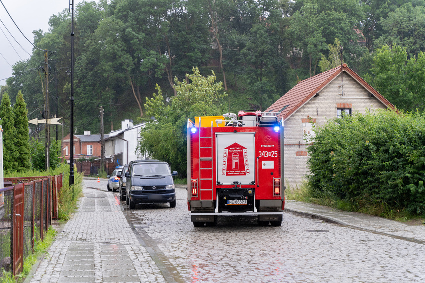 Elbląg, Kolizja z autami i budynkiem po zasłabnięciu kierowcy