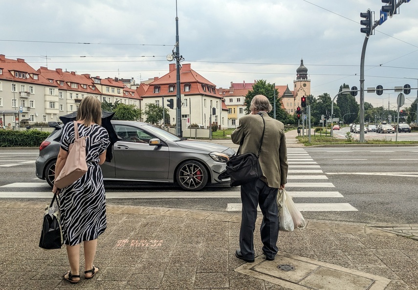 Elbląg, Kierowcy kontra piesi