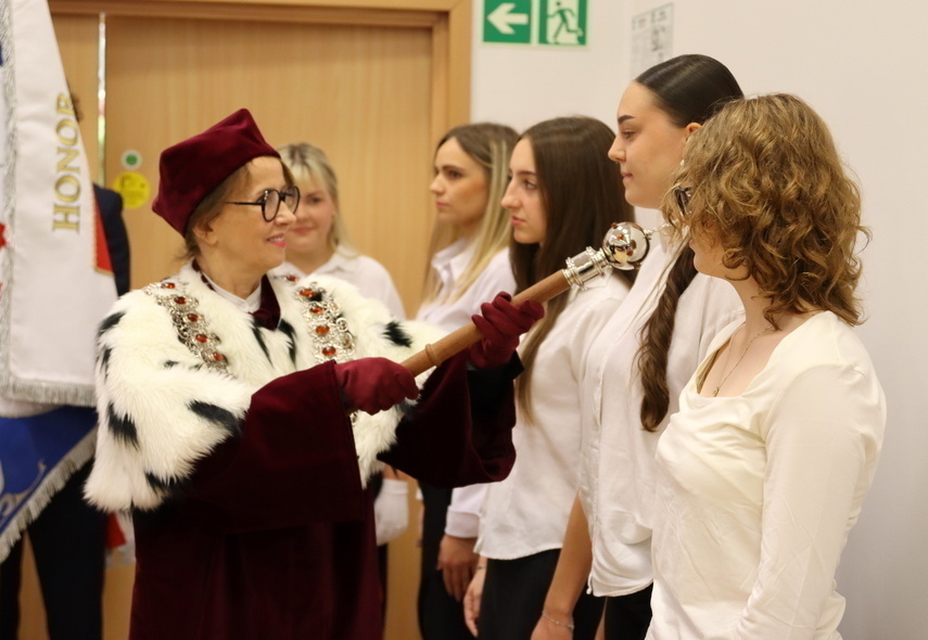 Elbląg, Medyczna i społeczna inauguracja