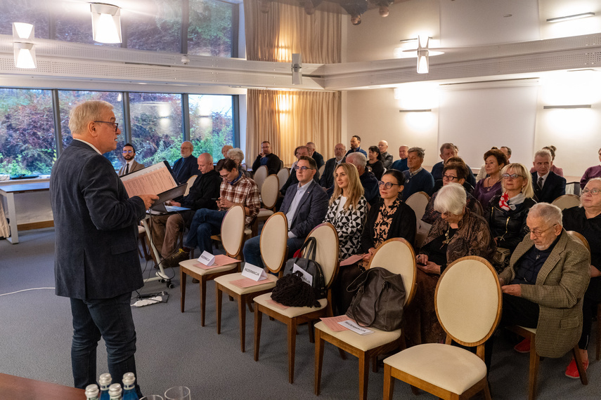 Elbląg, Konferencję prowadził Mirosław Siedler, dyrektor Muzeum, swoje prezentacje wygłosiło ośmioro prelegentów