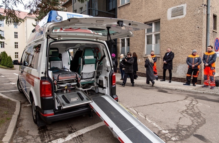 Elbląg, Oficjalne przekazanie ambulansu Szpitalowi Miejskiemu,