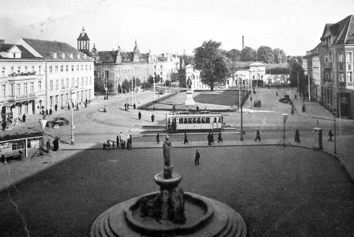 Elbląg, Plac Słowiański przed wojną. Wówczas był to plac króla Prus Friedricha Willhema Elbląg, Plac Słowiański przed wojną. Wówczas był to plac króla Prus Friedricha Willhema