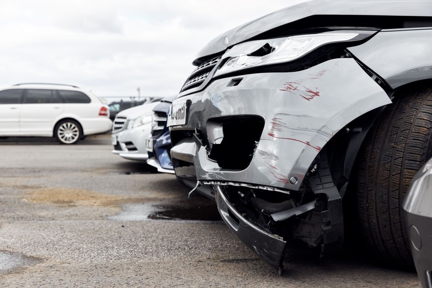 Kolizja a szkoda parkingowa - czy oświadczenie też obowiązuje?
