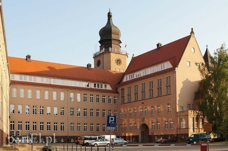 Elbląg, Przeglądamy majątki dyrektorów w ratuszu Elbląg, Przeglądamy majątki dyrektorów w ratuszu