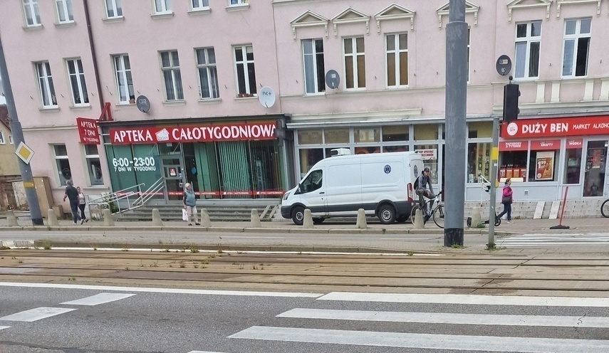 Elbląg, Czytelnik: Na tym chodniku panuje bezprawie (aktualizacja)