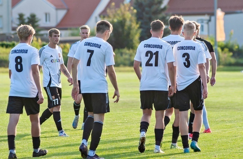 Elbląg, Concordia nie zwalnia tempa, Olimpia II ulegała Sokołowi